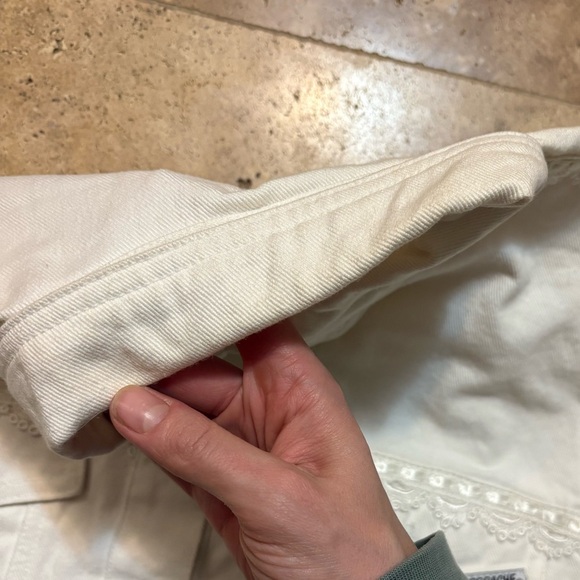VINTAGE 80’s JORDACHE white denim jacket with ricrac trim - Picture 4 of 10